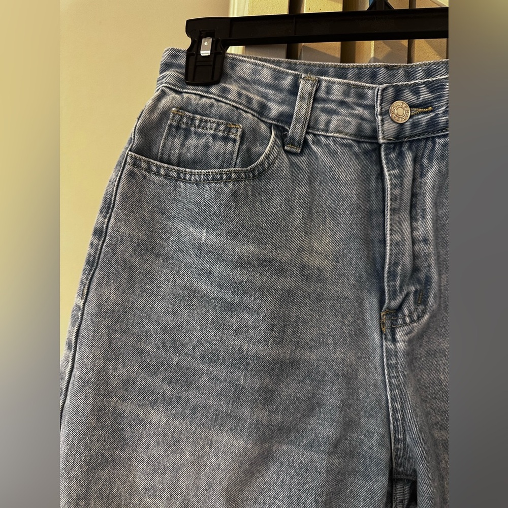 Bermuda shorts - Picture 2 of 8